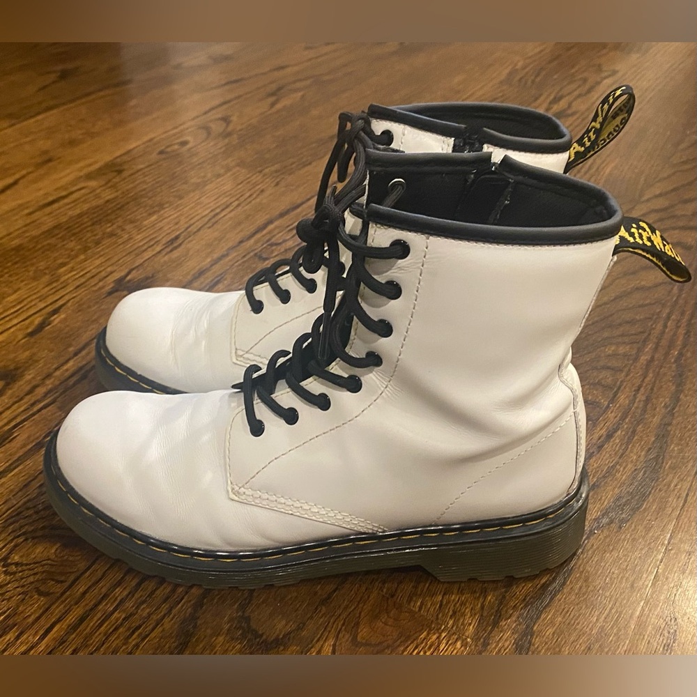 Woman's Dr Martens White Leather Lace-up/Side Zip Combat Boots Size 7 EUC